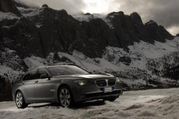Проверка состояния, замена щеток и регулировка угла стеклоочистителей :: BMW :: 7 серия :: F01-F02 Проверка состояния, замена щеток и регулировка угла стеклоочистителей BMW 7 серия F01-F02