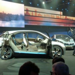 Первые официальные данные о BMW i8 и BMW i3