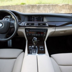 Обзор BMW 740Li