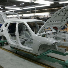 BMW планирует построить новый завод в России