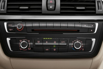 BMW 328i and 335i 3 Series Sedan 2012 Test Drive & Car Review - RoadflyTV with Shannon McIntosh BMW 3 серия F30-F35