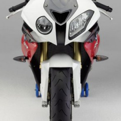 BMW усовершенствовала спортбайк S 1000 RR