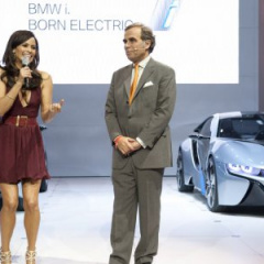 Пола Пэттон появилась на демонстрации BMW i3 и i8