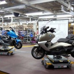 Исторический момент на заводе BMW Motorrad в Берлине