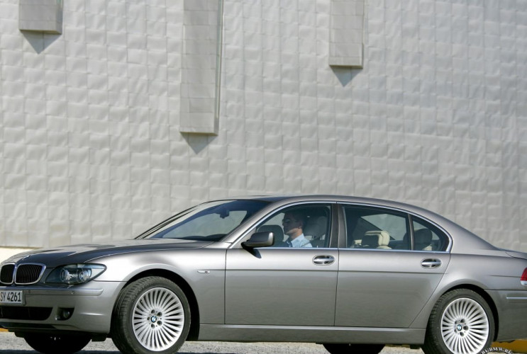 Как заказать уникальную курсовую работу по автомобильной промышленности BMW 7 серия E65-E66f