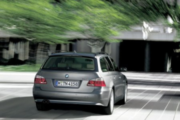 BMW M5 (E60) vs Lamborghini Gallardo BMW 5 серия E60-E61