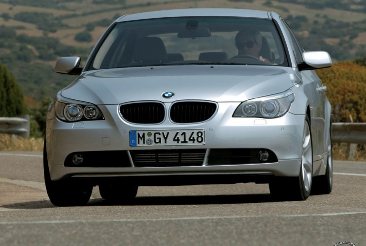 Как заказать уникальную курсовую работу по автомобильной промышленности BMW 5 серия E60-E61