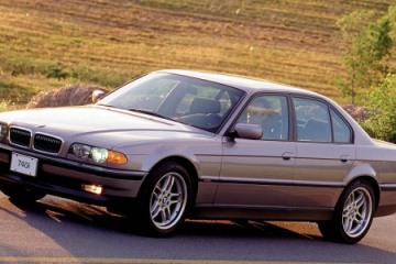 Замена масла в двигателе BMW M54 BMW 7 серия E38