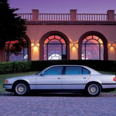 BMW 7 серия E38