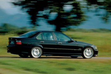 BMW M3 Coupe 6 speed manual (stock) vs BMW M3 E90 VT625 DCT BMW M серия Все BMW M