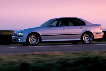 BMW 1-Series M Review- EVO Magazine BMW M серия Все BMW M