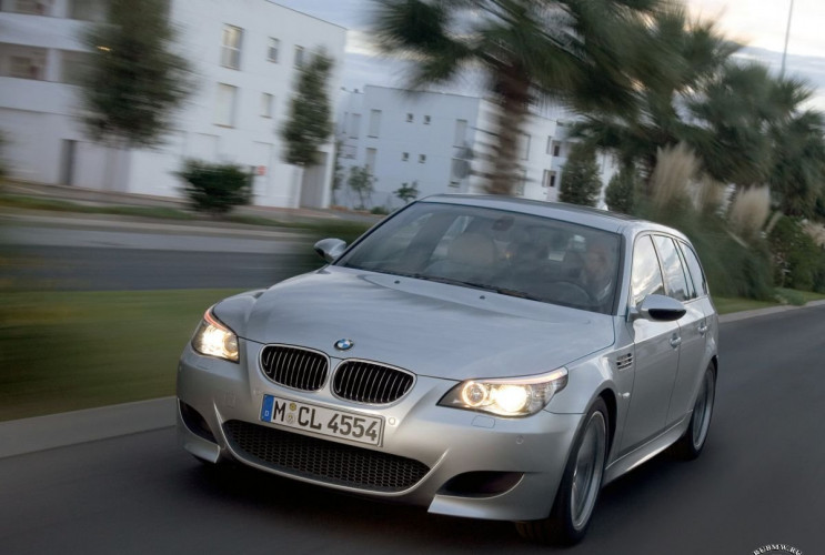 Как заказать уникальную курсовую работу по автомобильной промышленности BMW M серия Все BMW M