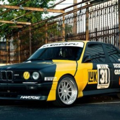 Проект преобразований для BMW M3 в кузове E30 (1988 г. в.) от тюнинг-ателье «Precision Sport Industries»