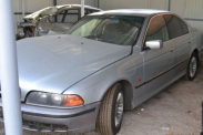 Продам BMW e39 на запчасти