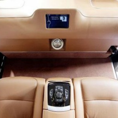Салон BMW 7-Series встроили в кабинку фуникулера