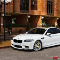 В мире одним из мощнейших седанов с колесами ADV7 стал BMW M5