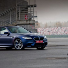 Cпортседан BMW M5 – рассматриваем внимательно и со всех сторон.