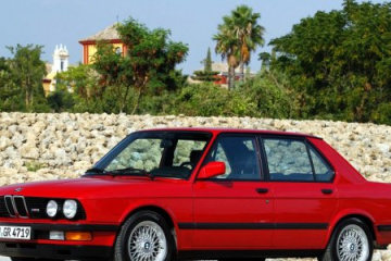 4 дв. седан 535i  218 / 5500 5МКПП с 1985 по 1988 BMW 5 серия E28