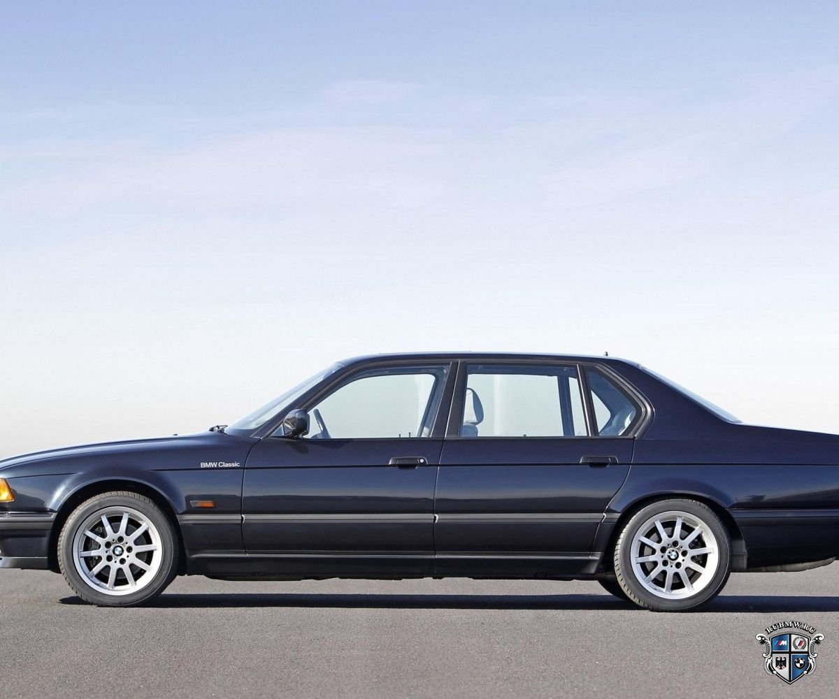 BMW 7 серия E32