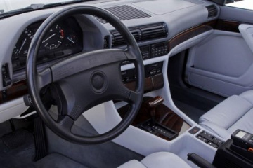 Проверка состояния, замена щеток и регулировка угла стеклоочистителей BMW 7 серия E32