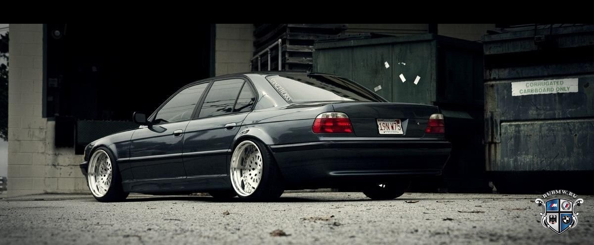 BMW 7 серия E38