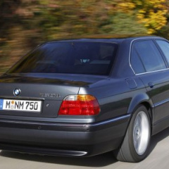 BMW 7 серия E38