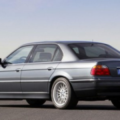 BMW 7 серия E38