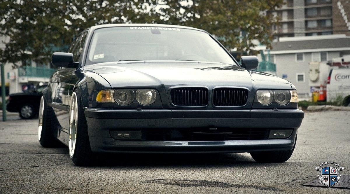 BMW 7 серия E38