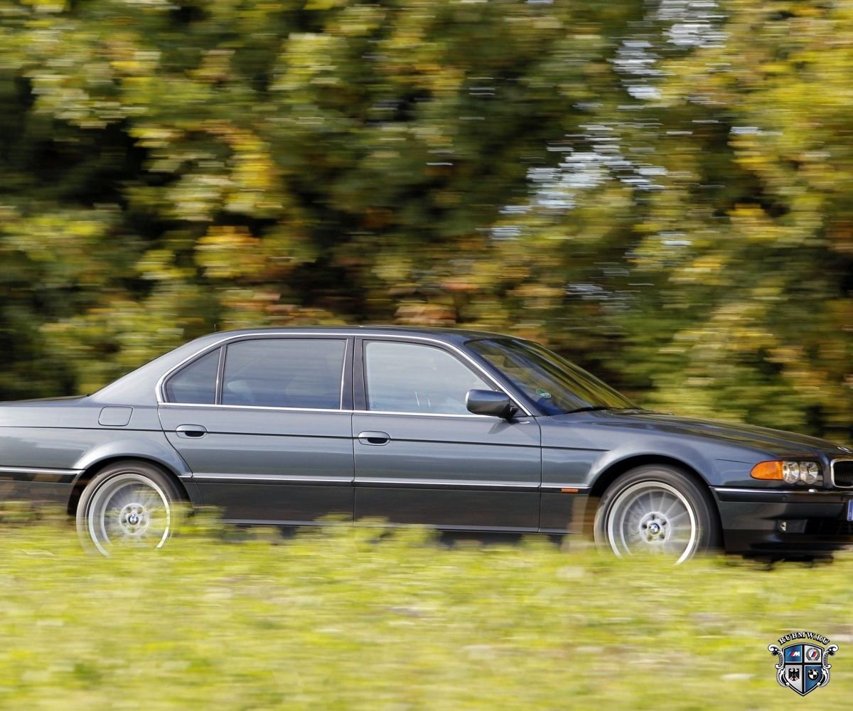 BMW 7 серия E38