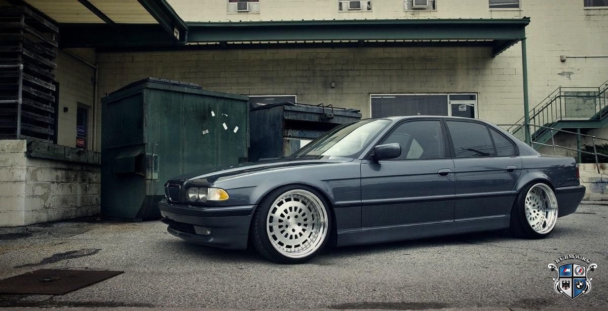 BMW 7 серия E38