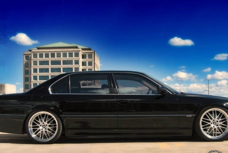Как заказать уникальную курсовую работу по автомобильной промышленности BMW 7 серия E38