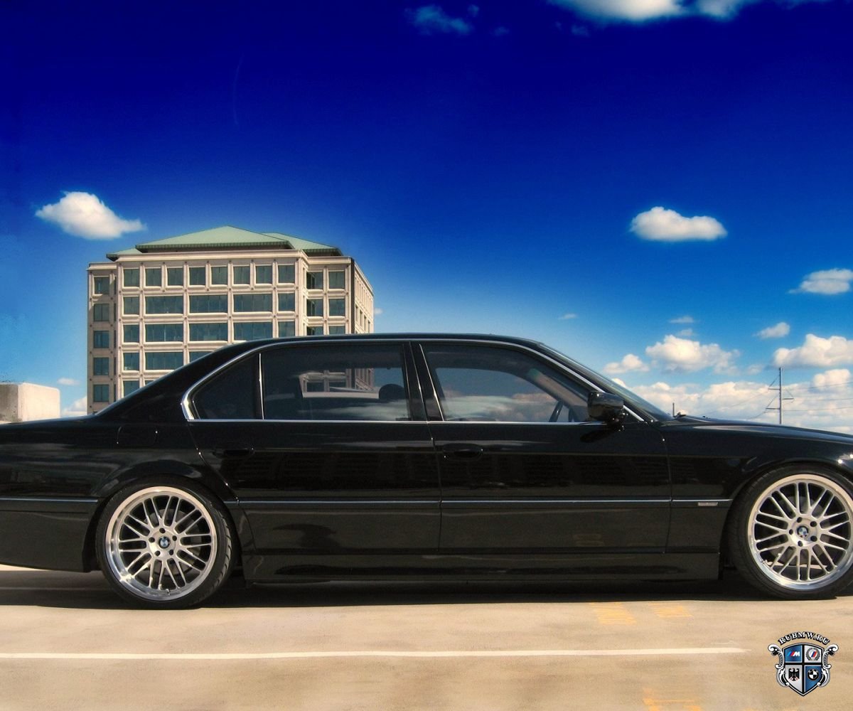 BMW 7 серия E38