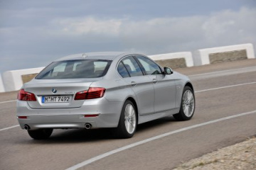 BMW 535 xi AWD--Test Drive Video Review with Chris Moran 2012 BMW 5 серия F10-F11