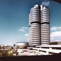 Главному офису BMW в Мюнхене - 40 лет