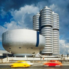 Главному офису BMW в Мюнхене - 40 лет