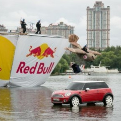 MINI на Red Bull Flugtag 2013