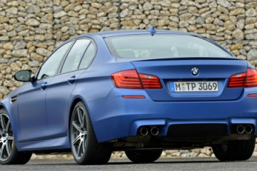 BMW M5 F10 VS MERCEDES CLS63 AMG BMW 5 серия F10-F11