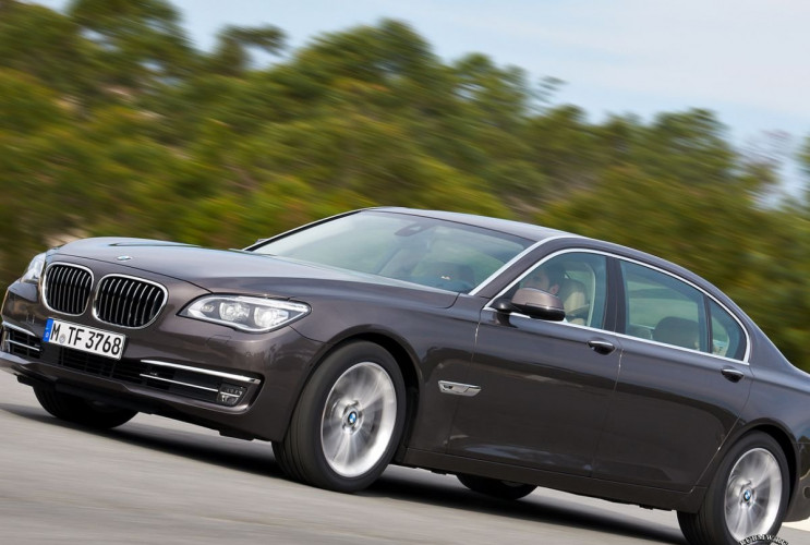 Как заказать уникальную курсовую работу по автомобильной промышленности BMW 7 серия F01-F02
