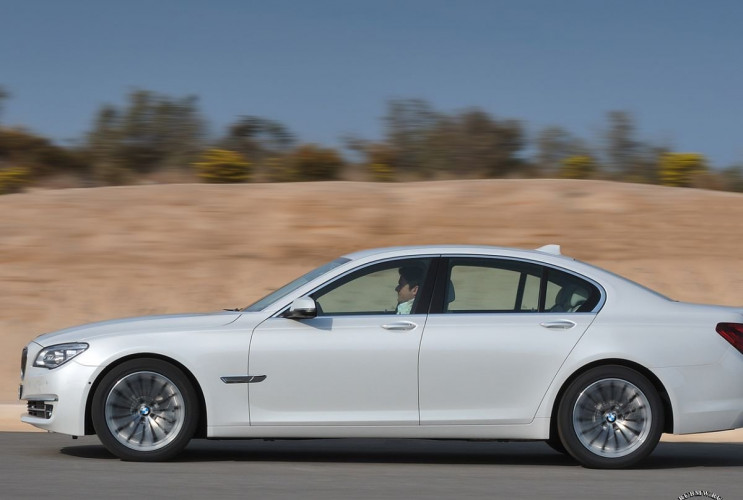 Как заказать уникальную курсовую работу по автомобильной промышленности BMW 7 серия F01-F02