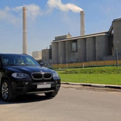 BMW X5 - один из самых популярных кроссоверов премиум класса