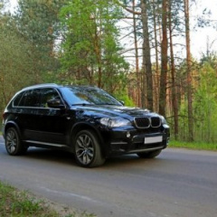 BMW X5 - один из самых популярных кроссоверов премиум класса