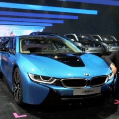 Представлен серийный BMW i8