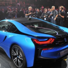 Представлен серийный BMW i8