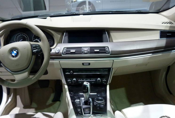 Как заказать уникальную курсовую работу по автомобильной промышленности BMW 5 серия GT