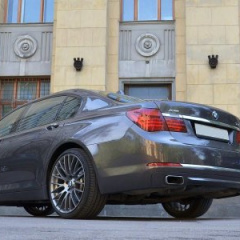 Суровые цифры BMW 7 Series