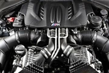 2011 BMW 1M Coupe Test Drive & Car Review with RoadflyTV host Shannon McIntosh BMW M серия Все BMW M