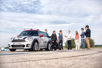 Открытие курсов вождения MINI Driving Experience BMW Всё о MINI COOPER Все MINI