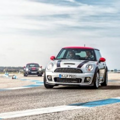 Открытие курсов вождения MINI Driving Experience