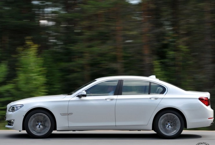 Как заказать уникальную курсовую работу по автомобильной промышленности BMW 7 серия F01-F02