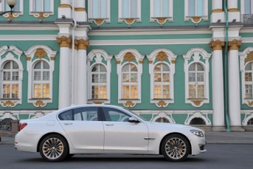 Управление делами президента объявило о проведении тендера по закупке 60 «семерок» за 308,2 млн. рублей BMW 7 серия F01-F02